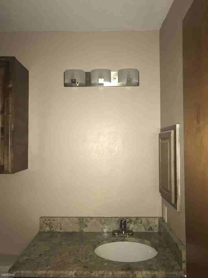 2817 Oakside Dr - Photo 3 of 26