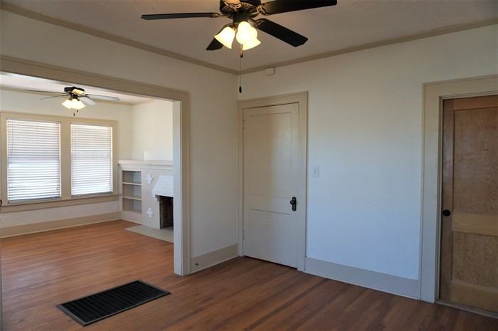 101 NW 20th St - Photo 3 of 18