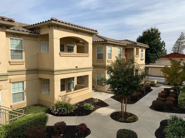 550 Sandy Lane - Photo 4 of 10