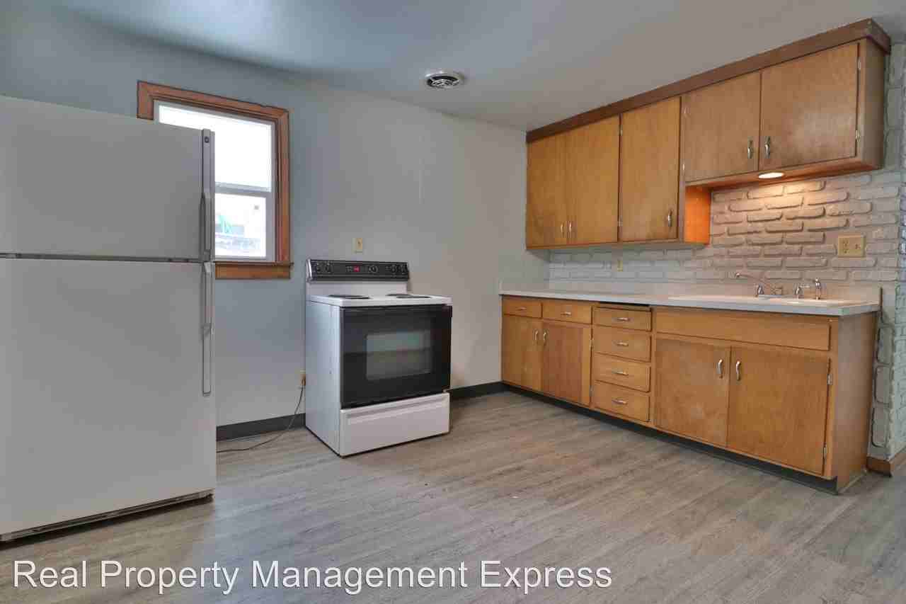 1013 S Blaine Avenue - Photo 2 of 9