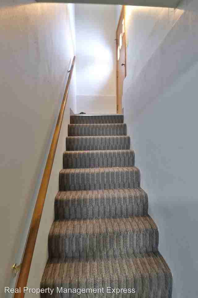 1013 S Blaine Avenue - Photo 3 of 9