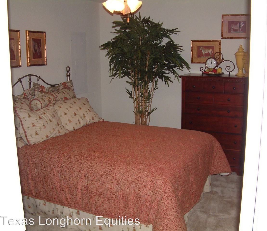 1204-1206 Sironia - Photo 2 of 5