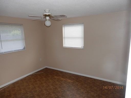 5011 Suwannee Dr - Photo 3 of 9