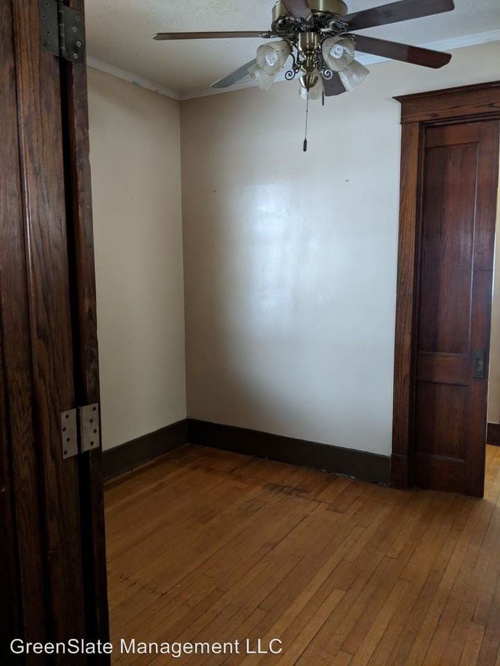 4906 Underwood Ave - Photo 2 of 8