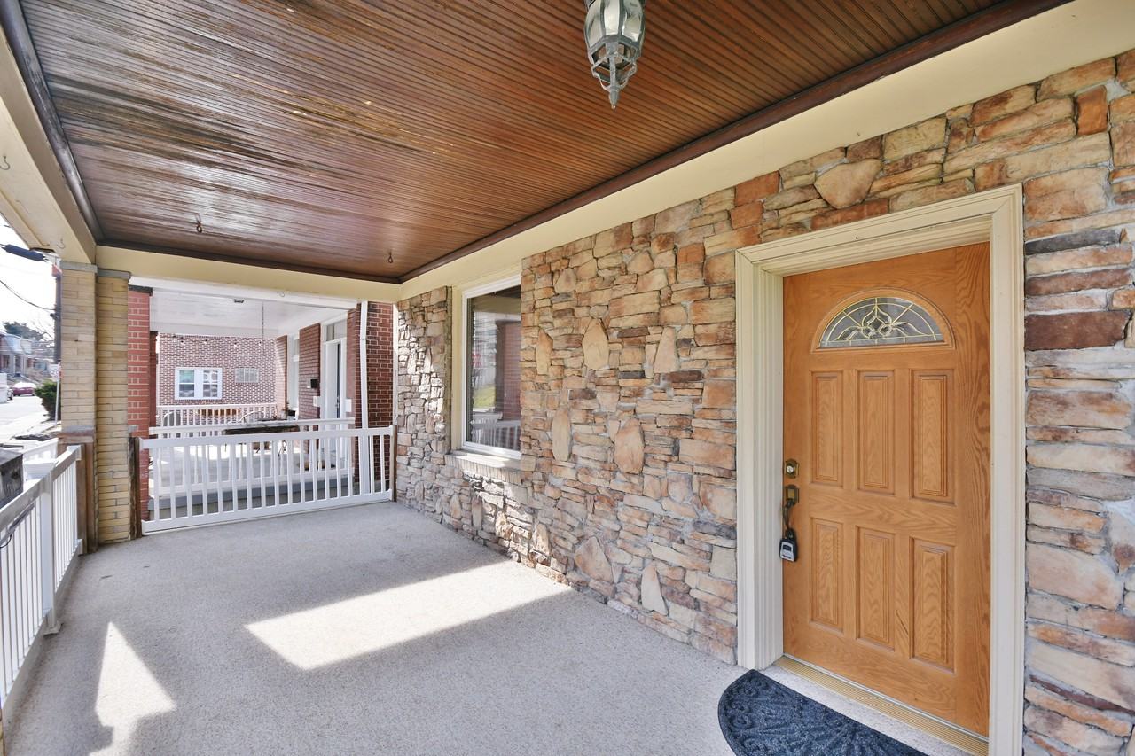 1305 Wisconsin Ave - Photo 2 of 18