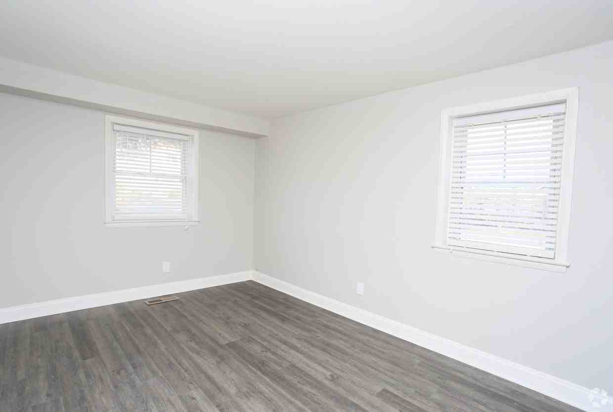 5009 Norwood Ave - Photo 3 of 37