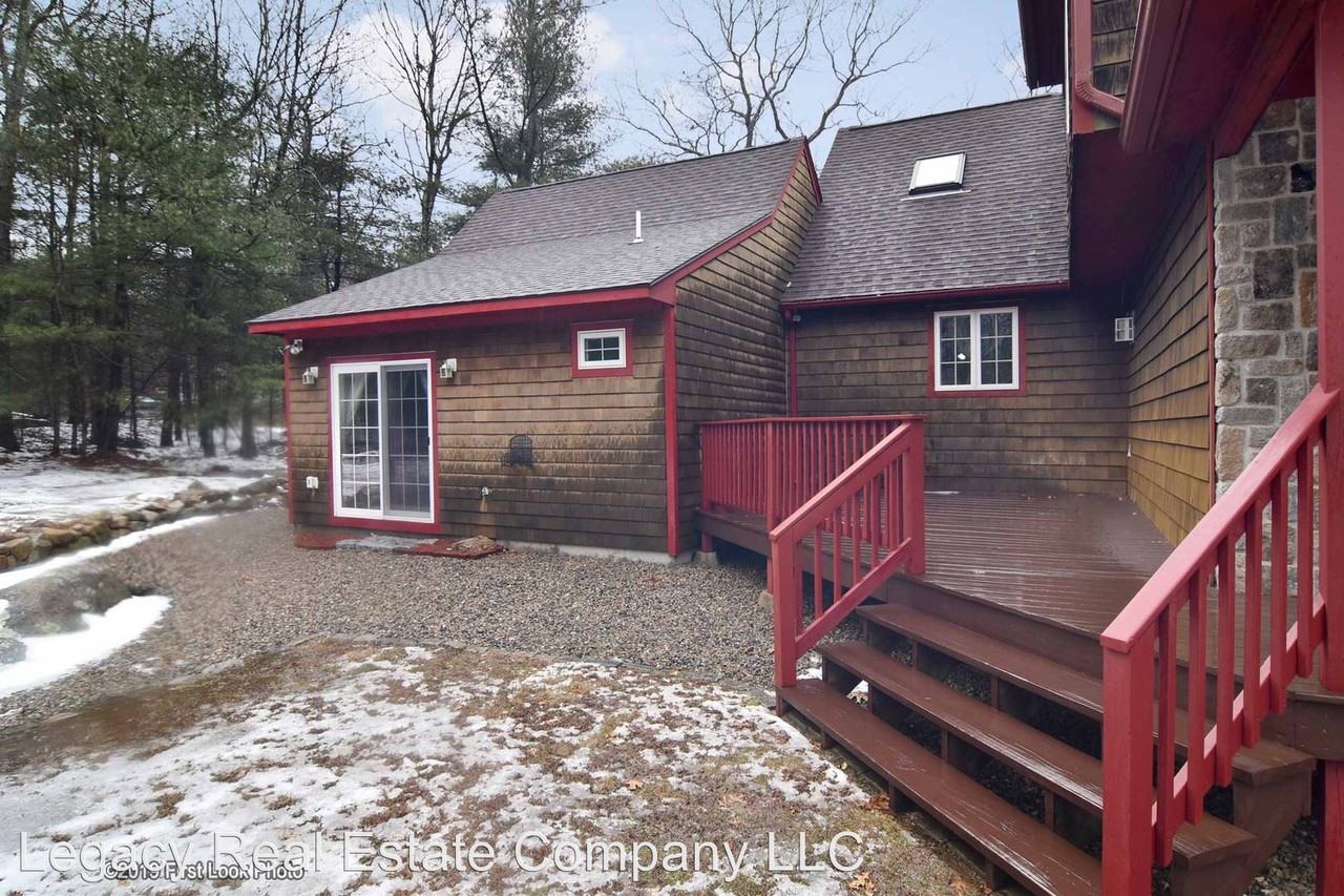 38 Jonathan Rd - Photo 2 of 34