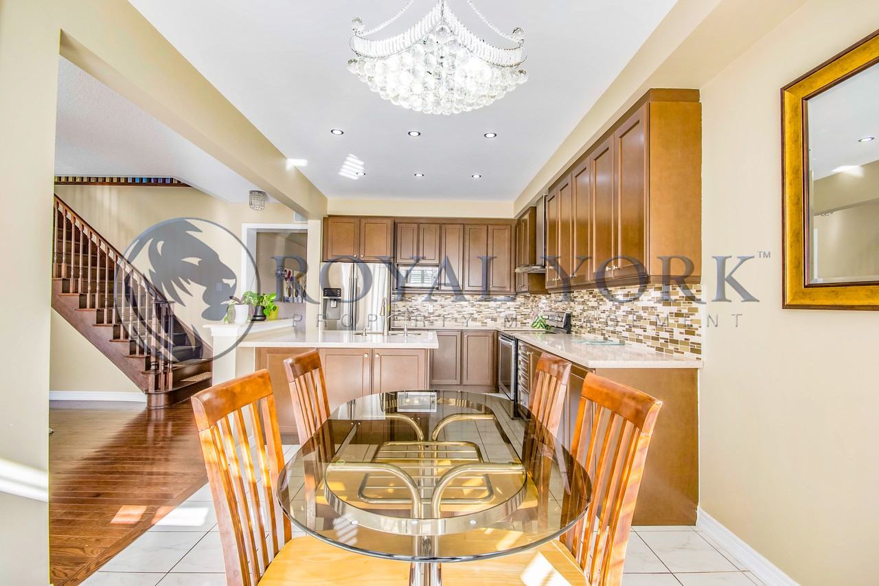 96 Hammersly Blvd - Photo 3 of 26