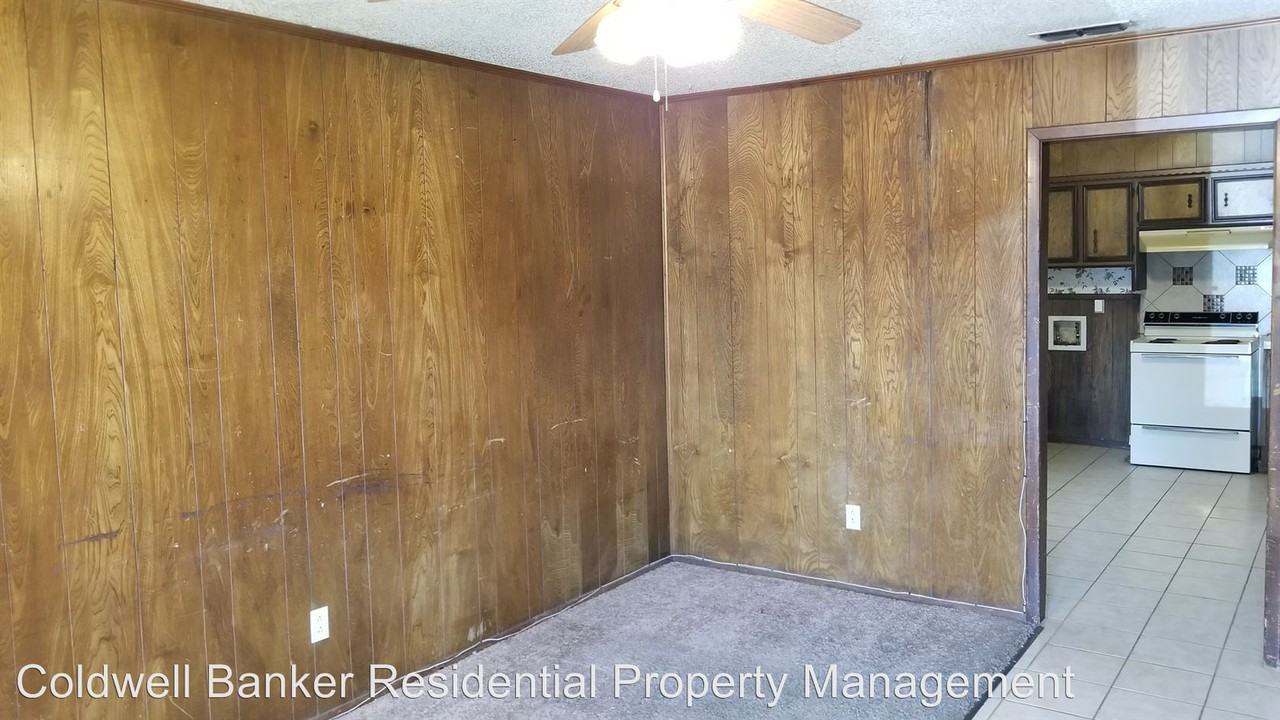 2302 40th - Photo 2 of 9