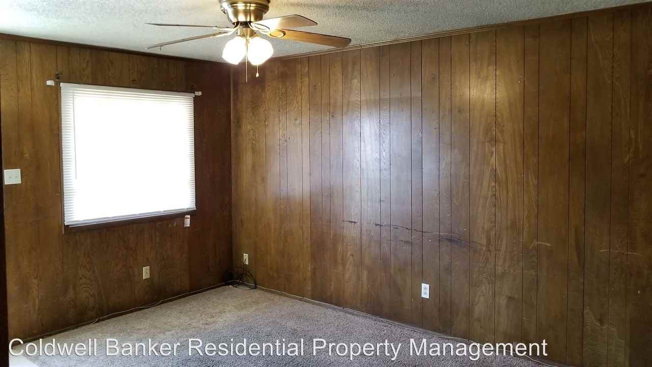 2302 40th - Photo 3 of 9