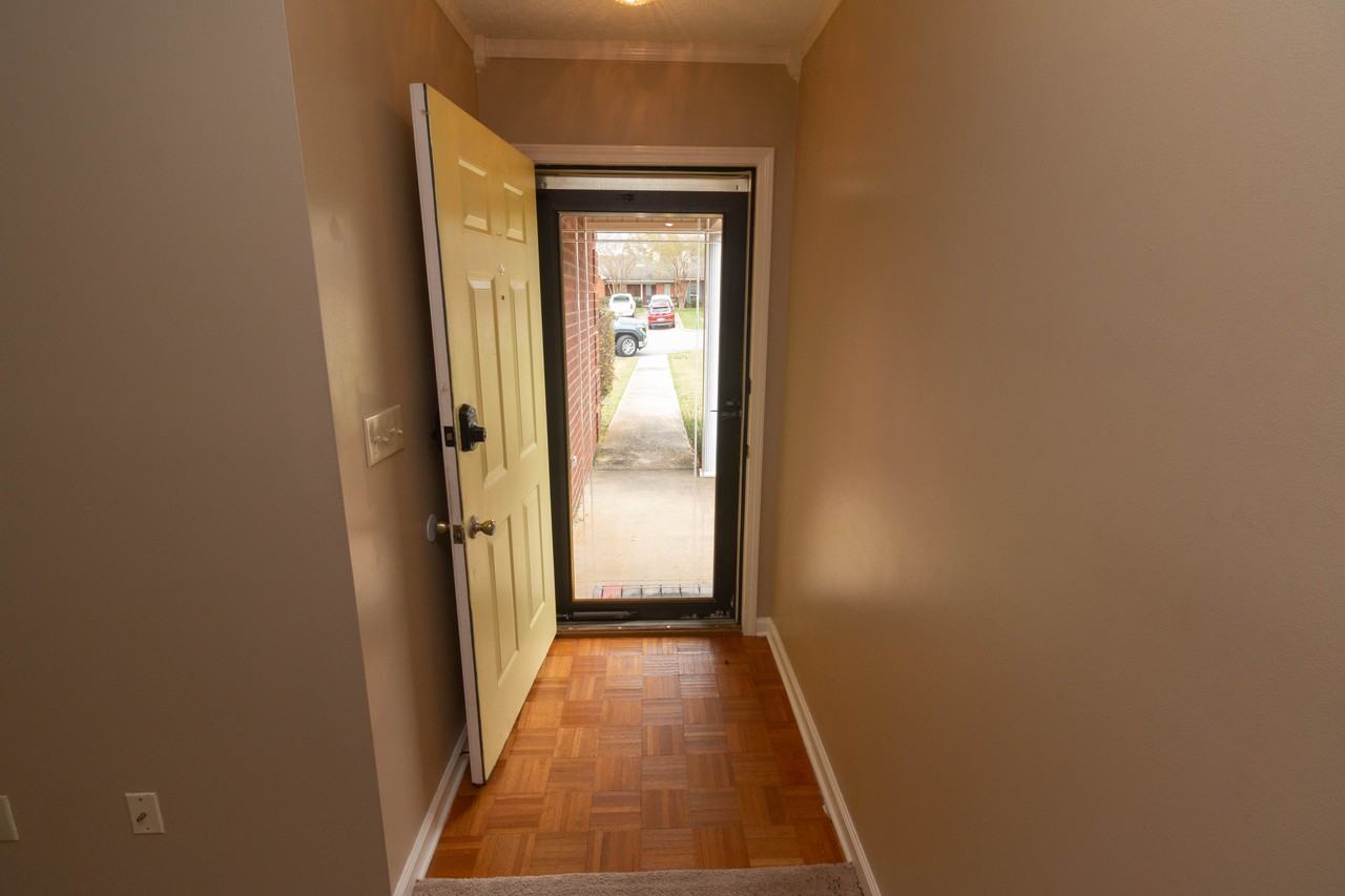 8357 Grand Oak Ct - Photo 3 of 21