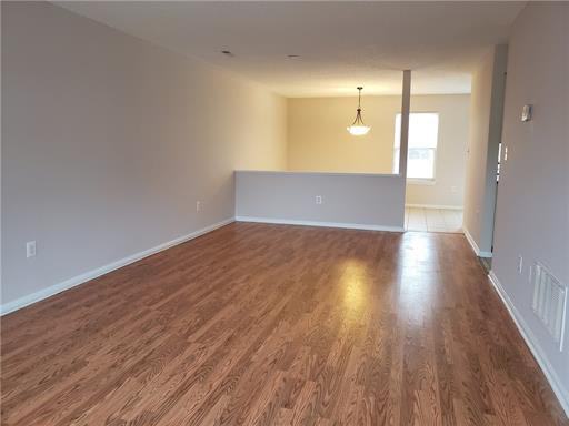 114 Daniel Ct - Photo 2 of 16