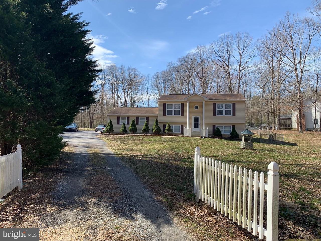 6085 Bicknell Rd - Photo 3 of 24