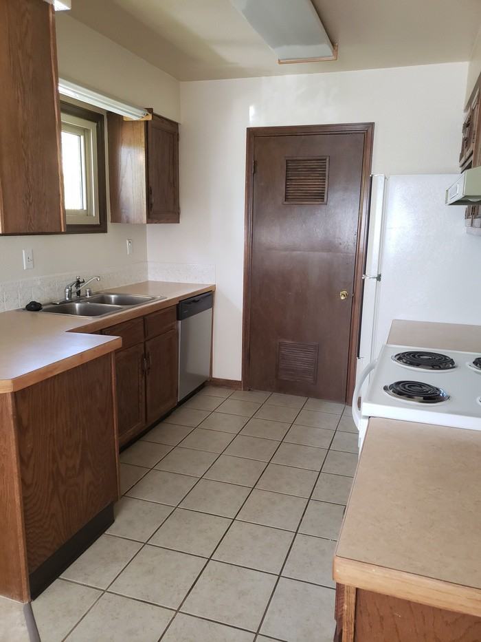 2514 E 12th St #A - Photo 2 of 8