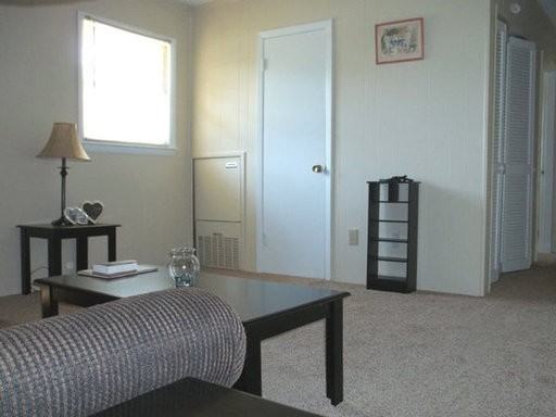 20 Oakdale Dr - Photo 3 of 12