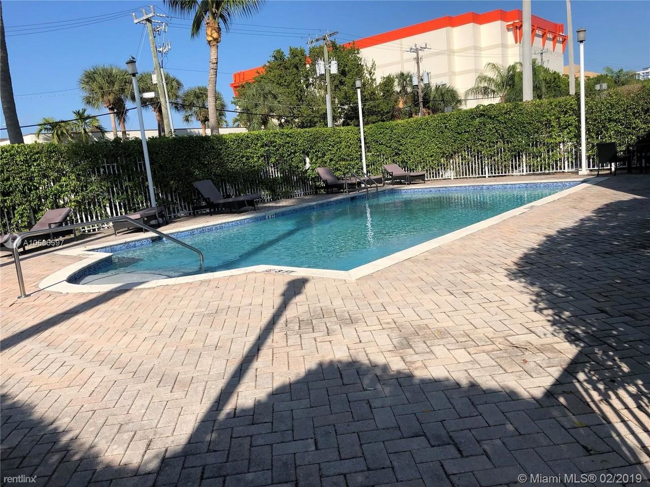 1555 N Treasure Dr - Photo 2 of 39