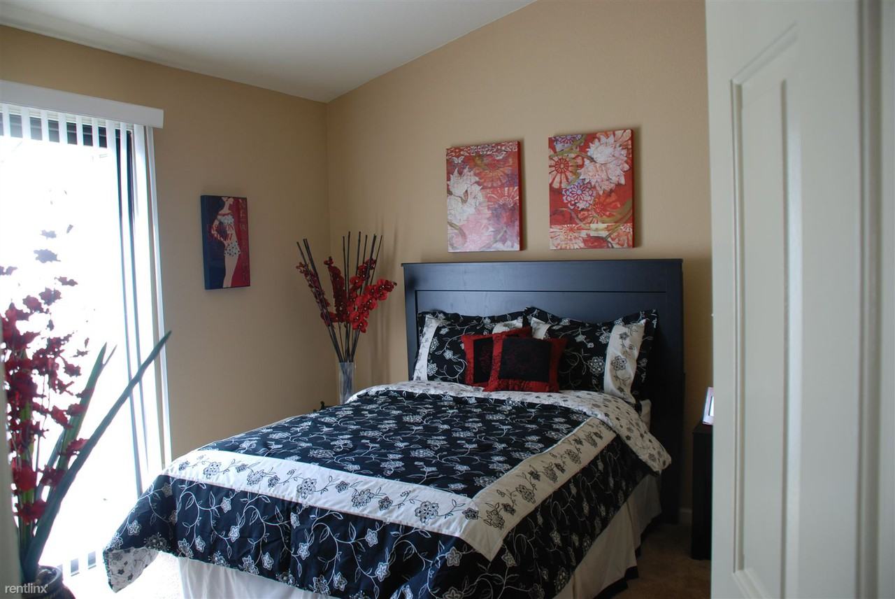 5121 Garfield Ave - Photo 3 of 6