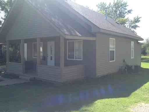 435 E Broadway Ave - Photo 2 of 10