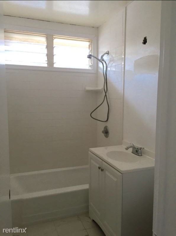 1801 N Edgemont St - Photo 3 of 5