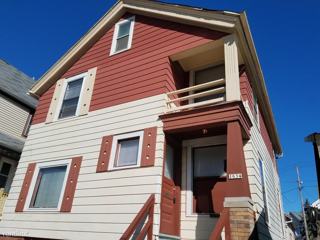 2935 S 11th St Milwaukee Wi 53215 3 Bedroom House For Rent