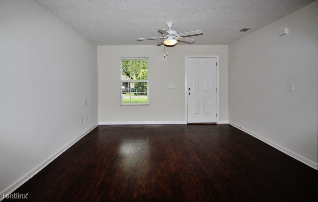 3352 Dillon St - Photo 2 of 18