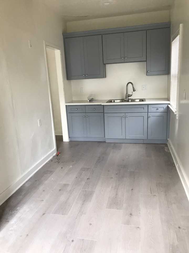 2407 Harwood St - Photo 3 of 18