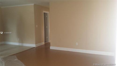 396 NW 31st Ave - Photo 2 of 8