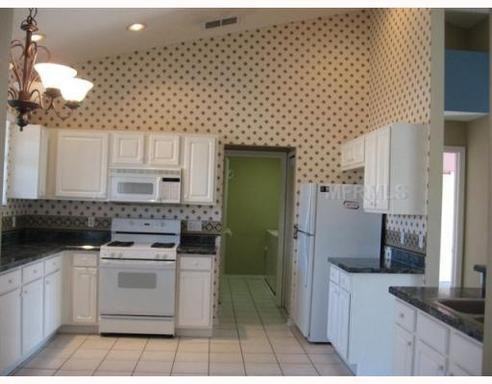 14602 Pine Forest Ct - Photo 3 of 8