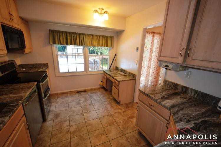 1179 Green Holly Dr - Photo 3 of 23