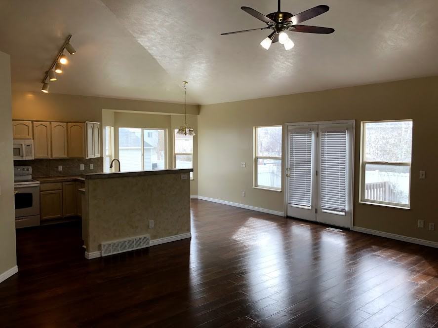 1659 N Morton Dr - Photo 3 of 15