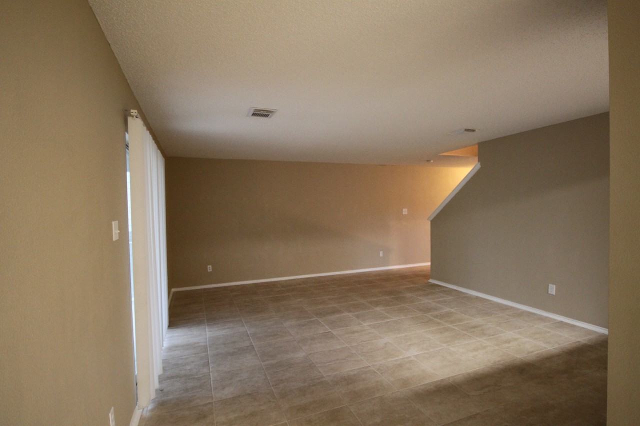 10515 Talon Point - Photo 4 of 23