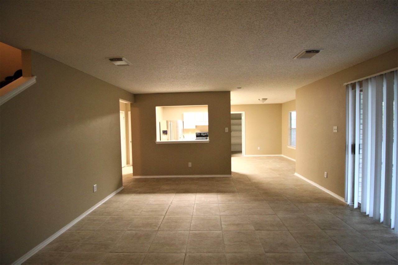 10515 Talon Point - Photo 5 of 23