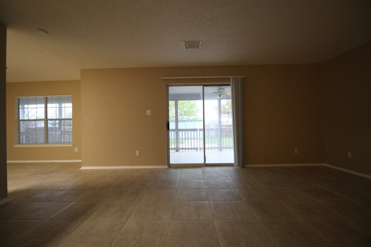 10515 Talon Point - Photo 6 of 23