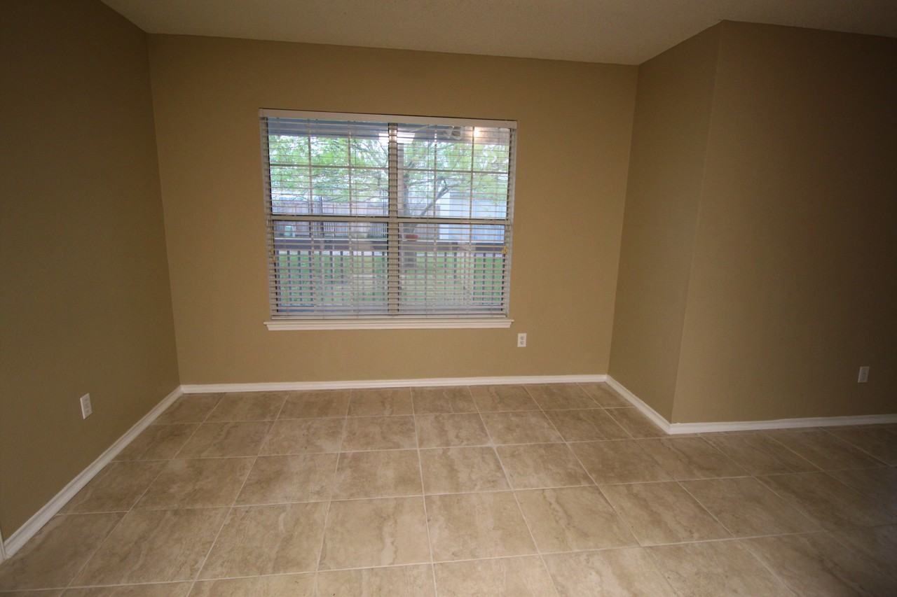 10515 Talon Point - Photo 7 of 23