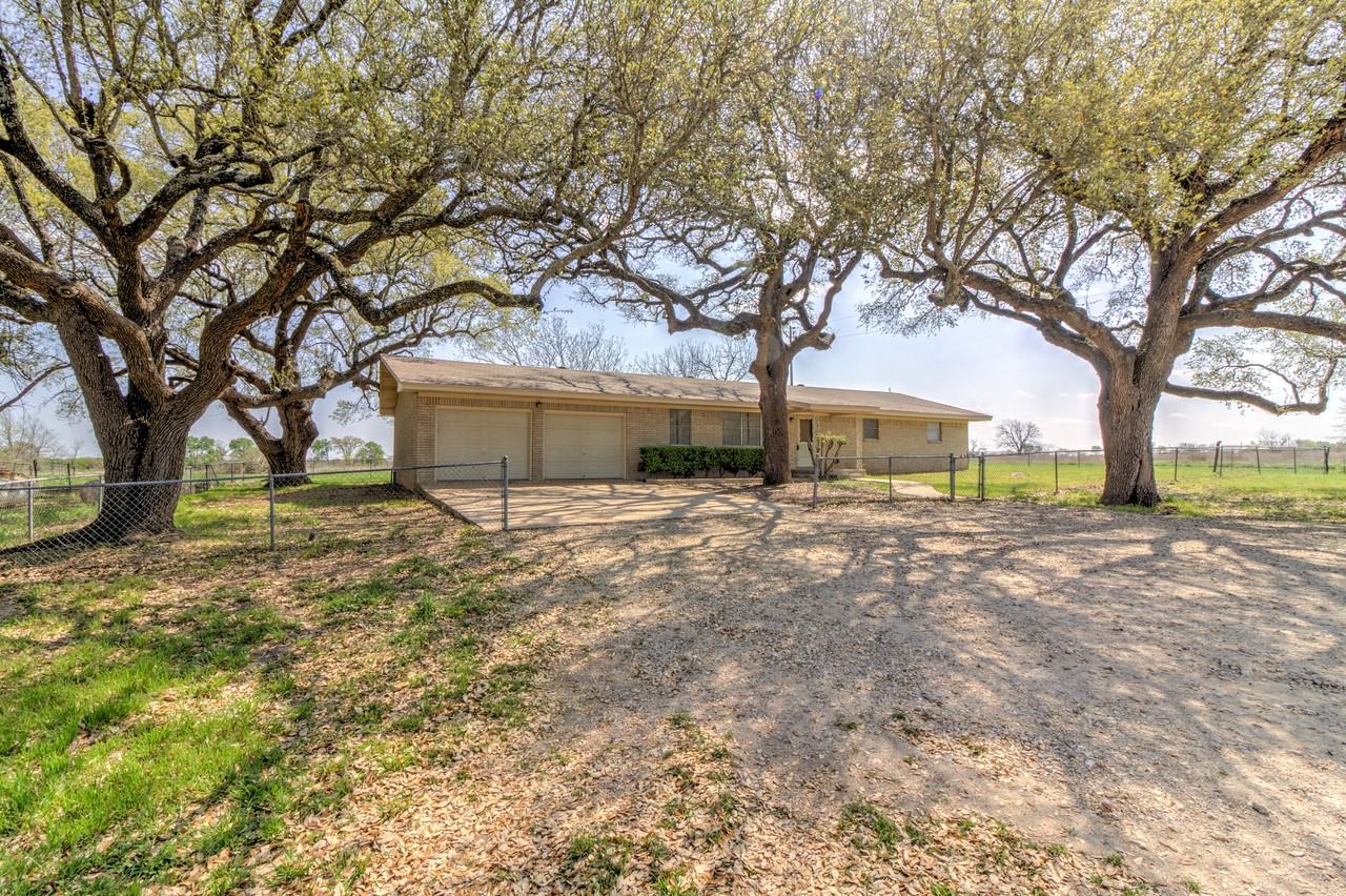 14930 Ranch Road 2338 - Photo 2 of 35