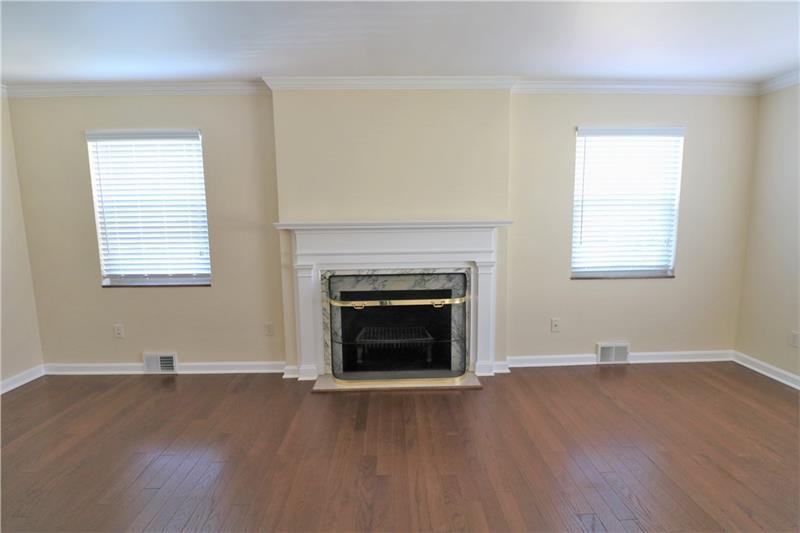1255 Cochran Rd - Photo 3 of 25