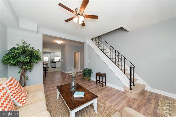 625 Savage St - Photo 3 of 29