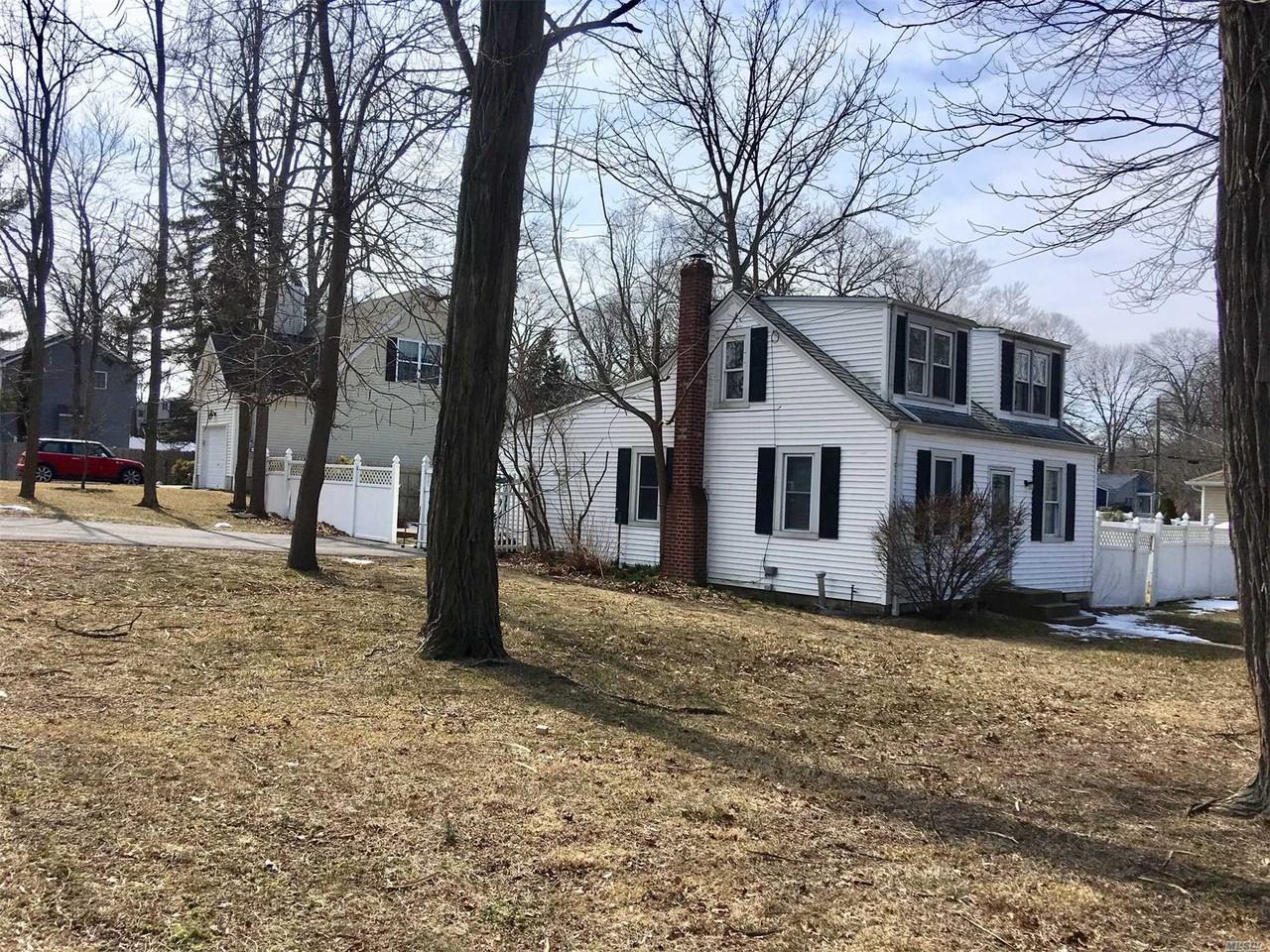 28 Woodland Dr - Photo 2 of 11