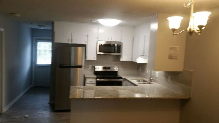 429 E Liberty St - Photo 2 of 5