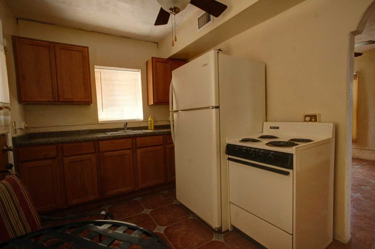 244 E Columbia St - Photo 2 of 7