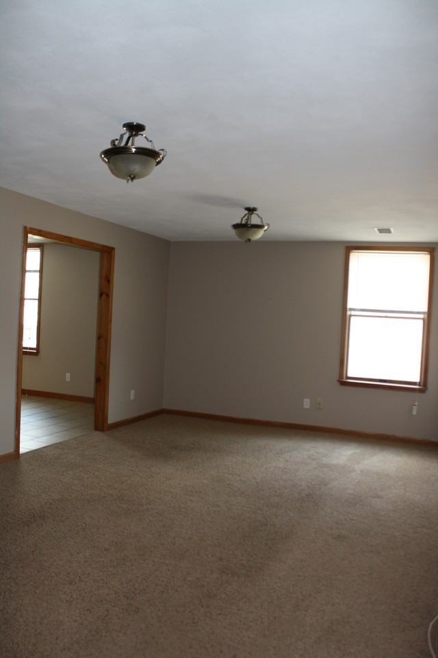 115 West Kunz Street - Photo 3 of 8