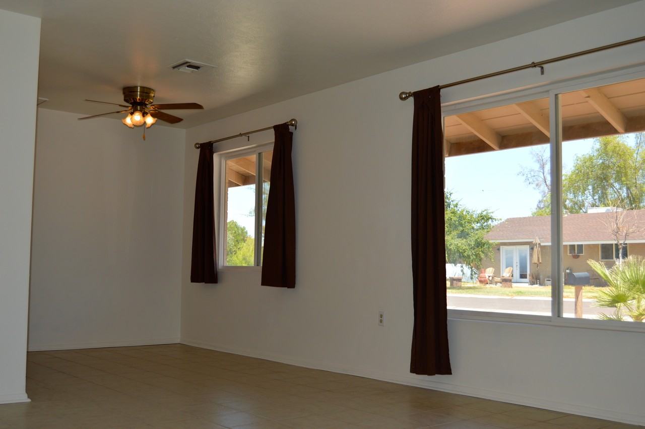 707 W 12th Pl - Photo 2 of 14