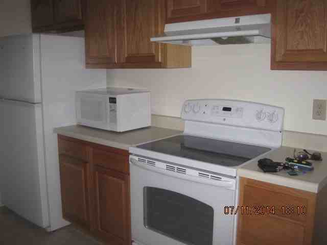 704 Fairway Dr - Photo 3 of 16