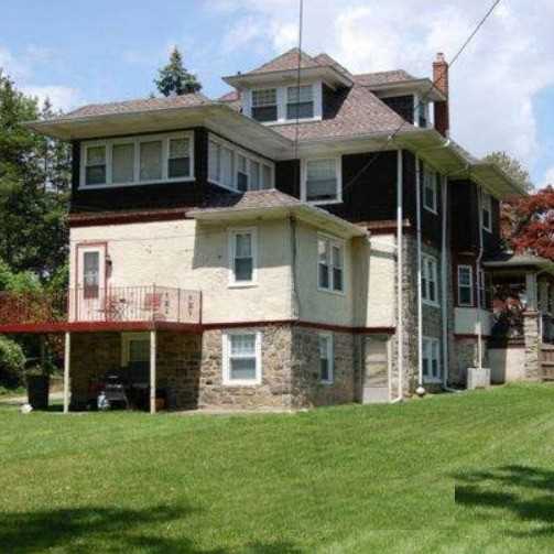 310 N Lansdowne Ave - Photo 2 of 20