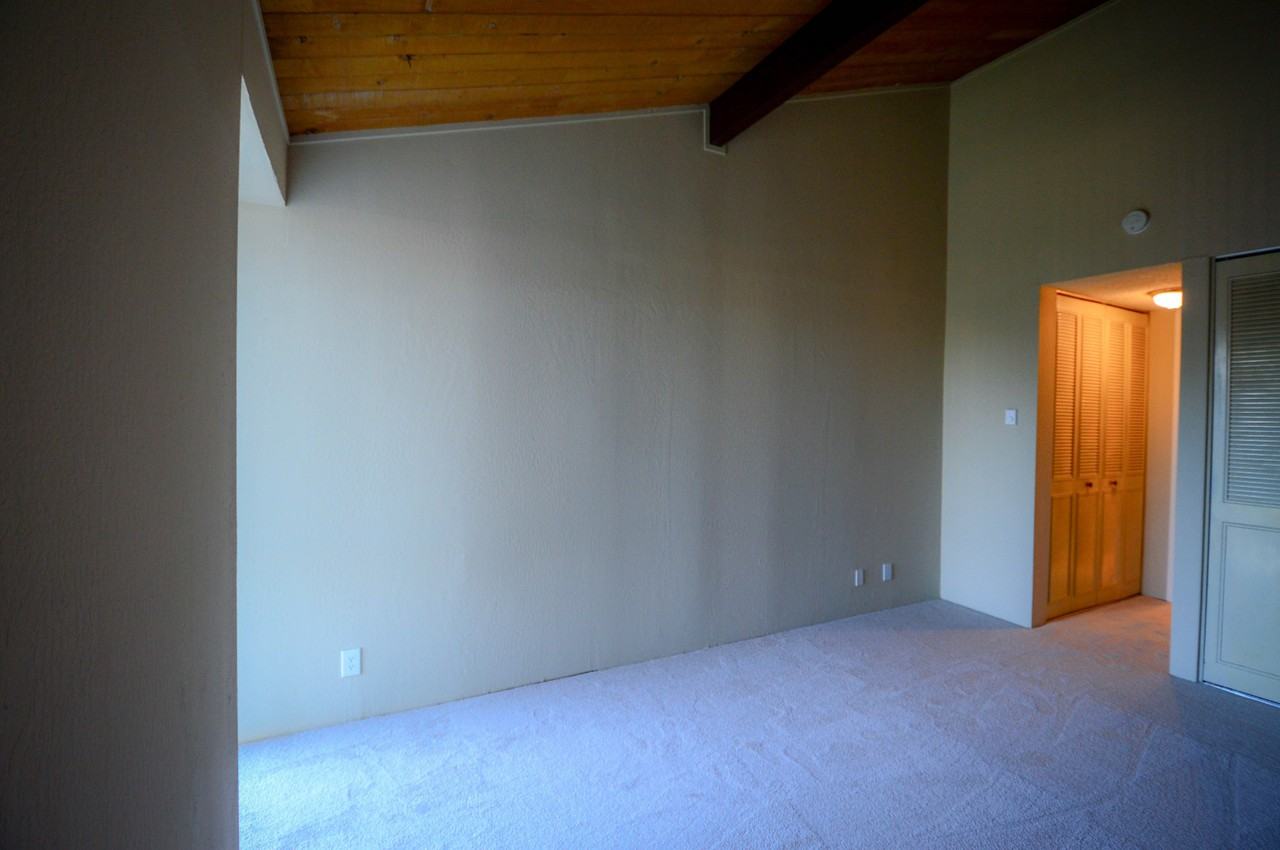 915 Shorepoint Court - Photo 3 of 6