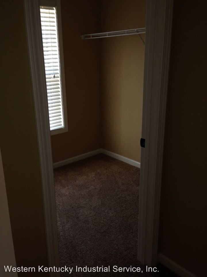 MIddle Bridge Townhomes Apartments 1040 Shive Ln, Bowling Green, KY