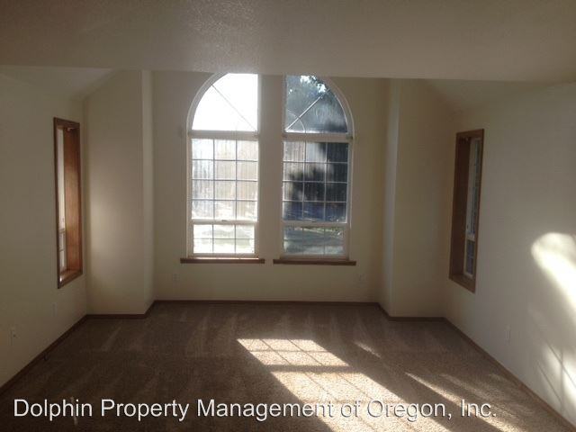 4933 Oceana Dr - Photo 2 of 8