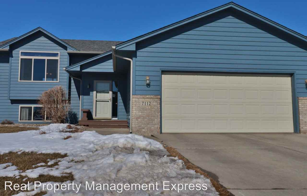 7112 W 53rd St - Photo 2 of 28