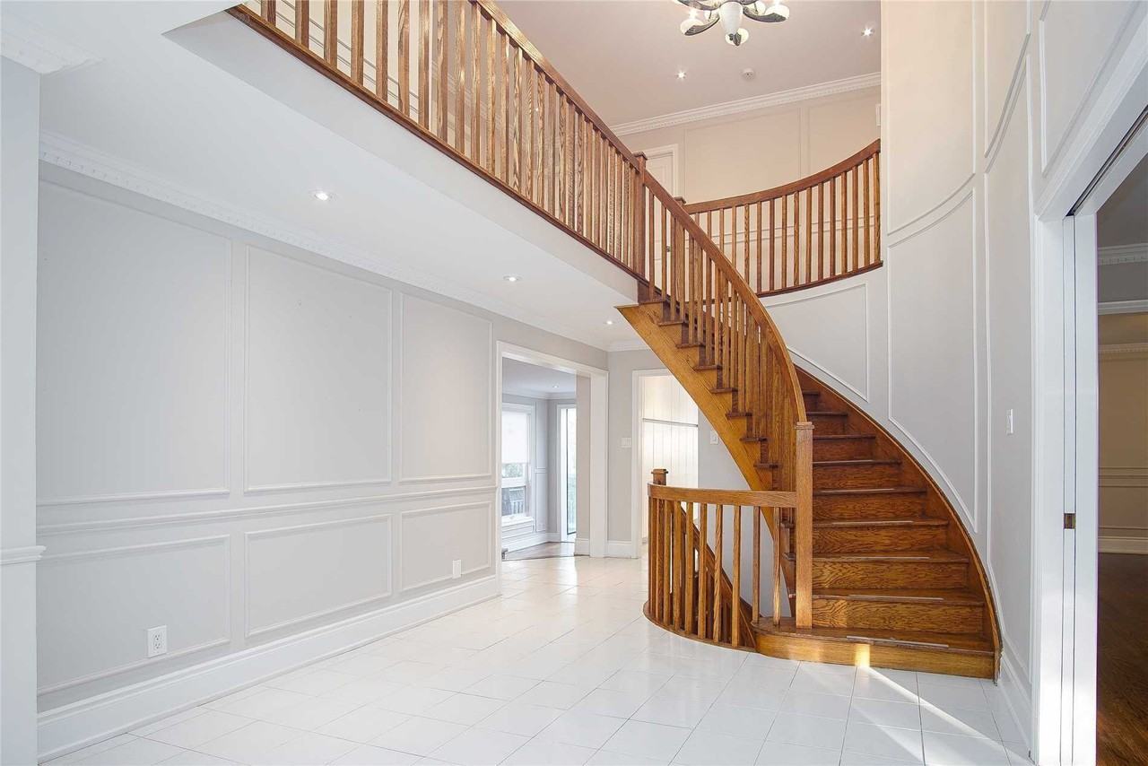 33 Rose Green Drive - Photo 2 of 8