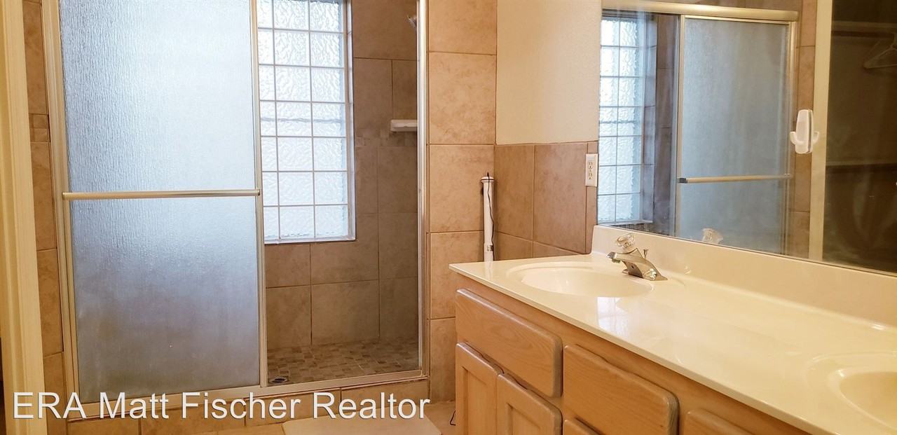 10633 E 36th St - Photo 2 of 3